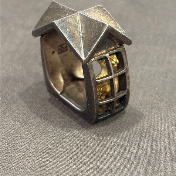 Hand crafted sterling cat in the window ring